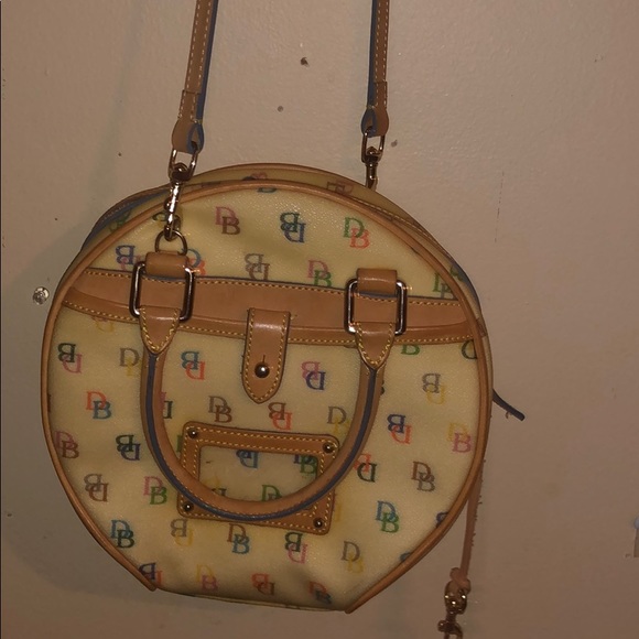 Dooney & Bourke Handbags - Dooney and Burke bag